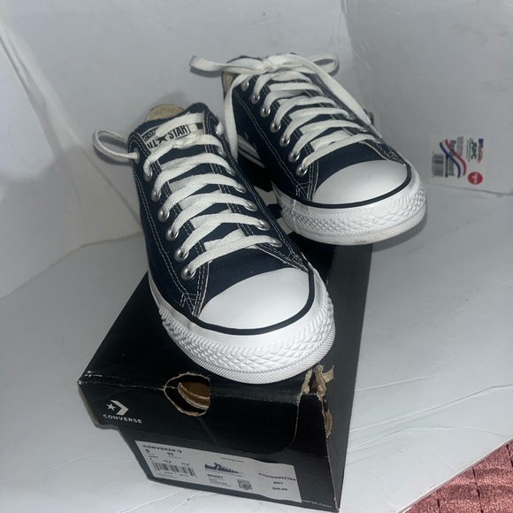 All stars converts men’s size 9 women’s size 11, like new - Picture 2 of 12